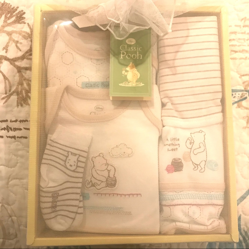 NWT Disney Classic Pooh Gift Set